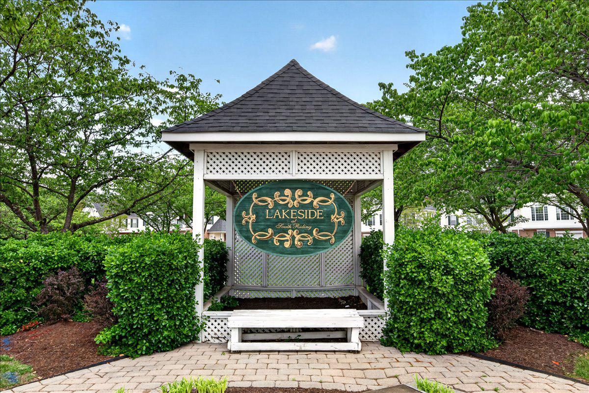 25280 LAKE SHORE SQUARE 205