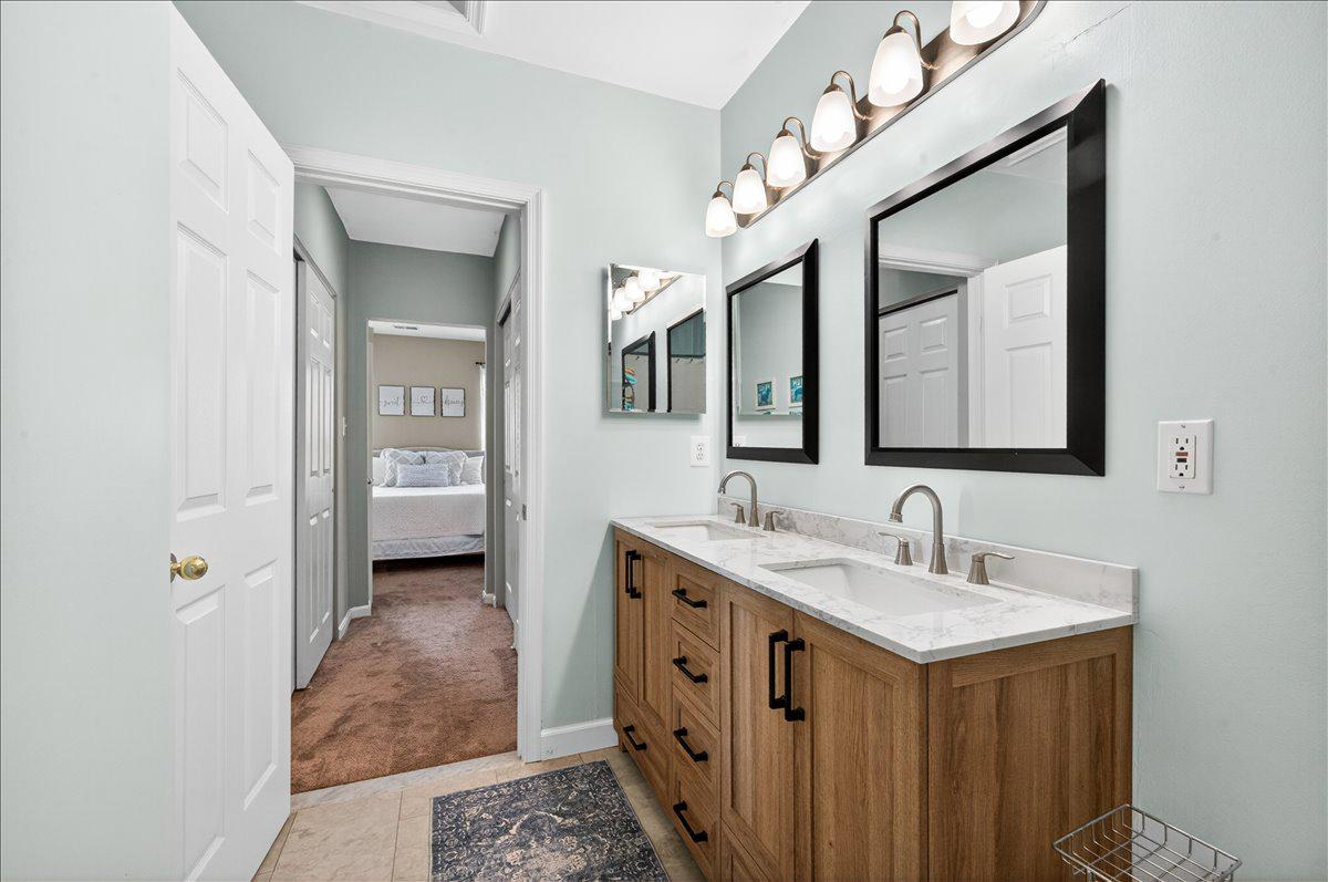 25280 LAKE SHORE SQUARE 205