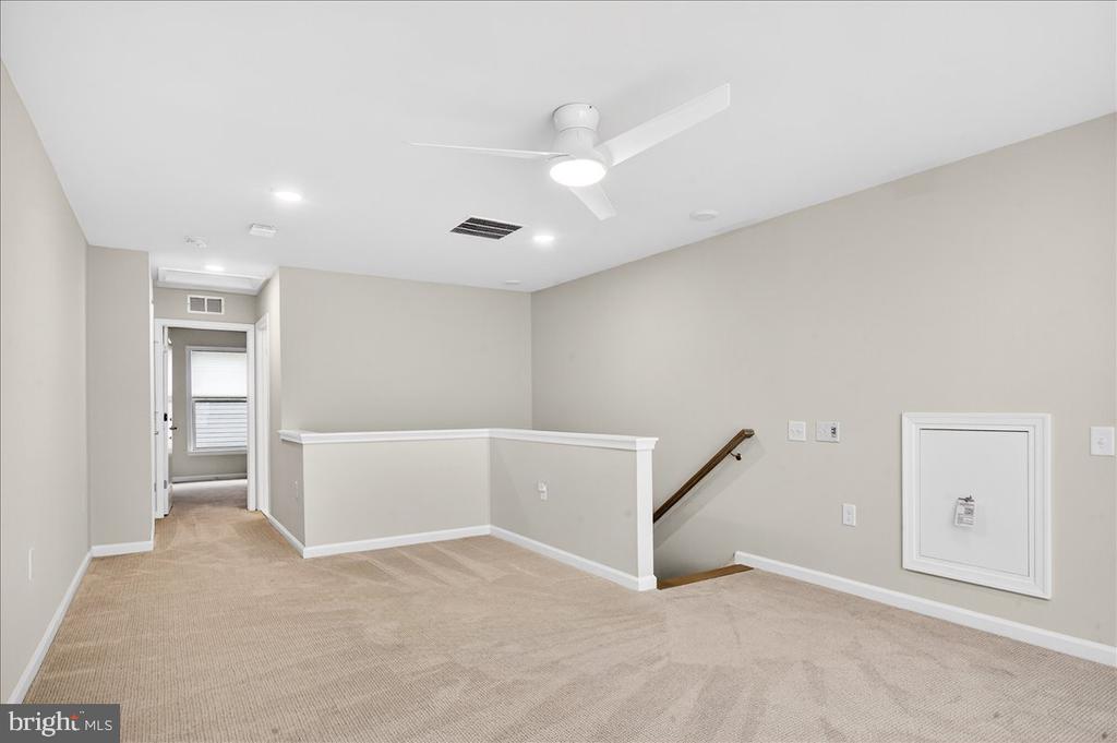 21717 HAWKSBILL HIGH CIRCLE