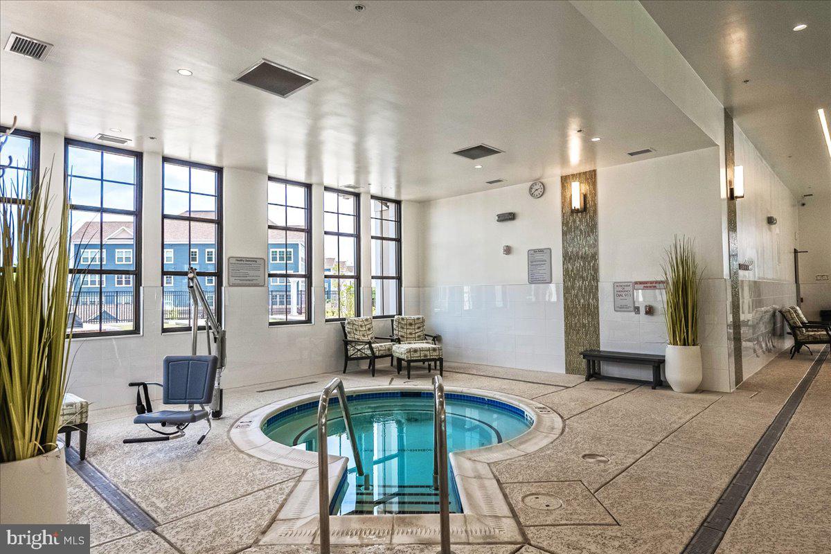 21717 HAWKSBILL HIGH CIRCLE