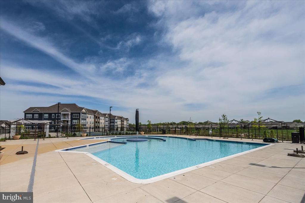 21717 HAWKSBILL HIGH CIRCLE