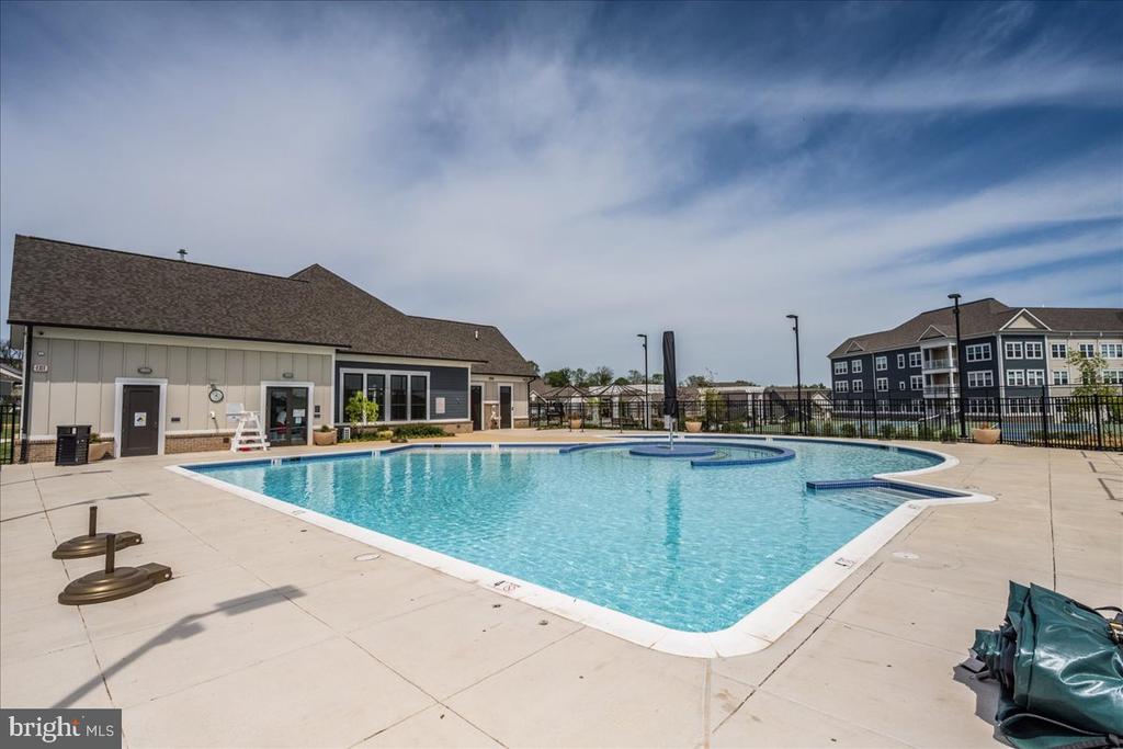 21717 HAWKSBILL HIGH CIRCLE