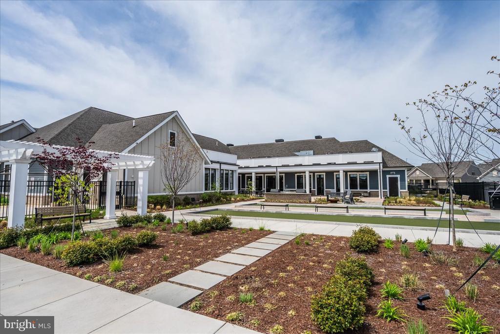 21717 HAWKSBILL HIGH CIRCLE