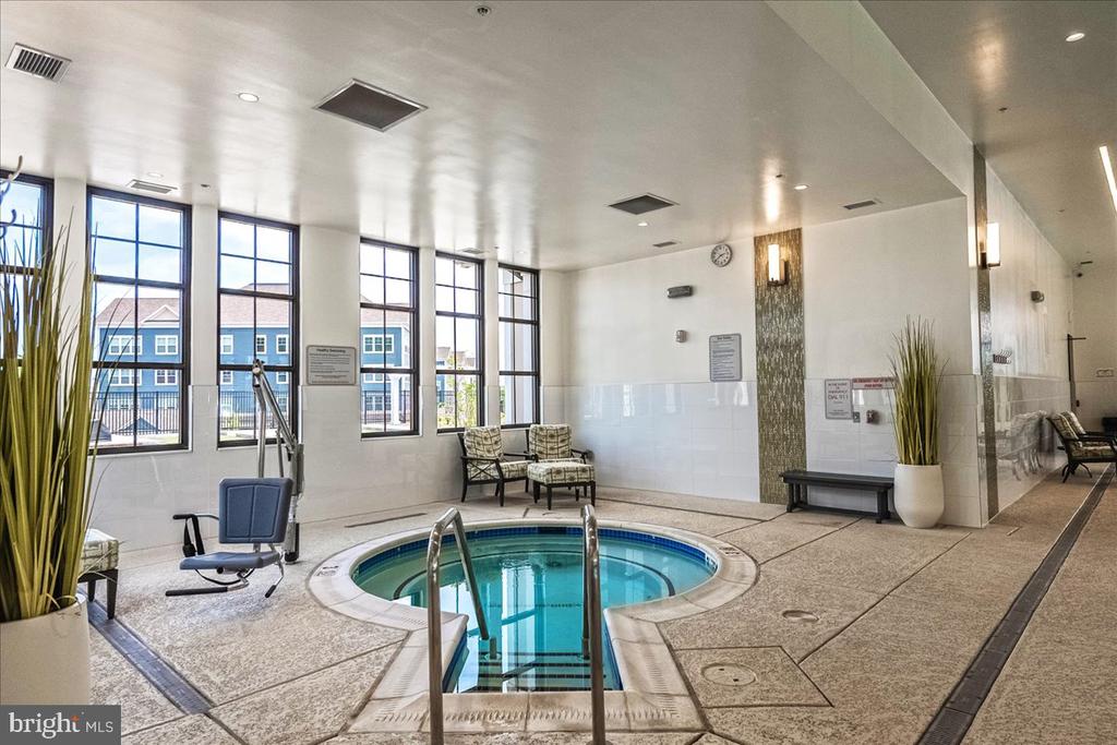 21717 HAWKSBILL HIGH CIRCLE