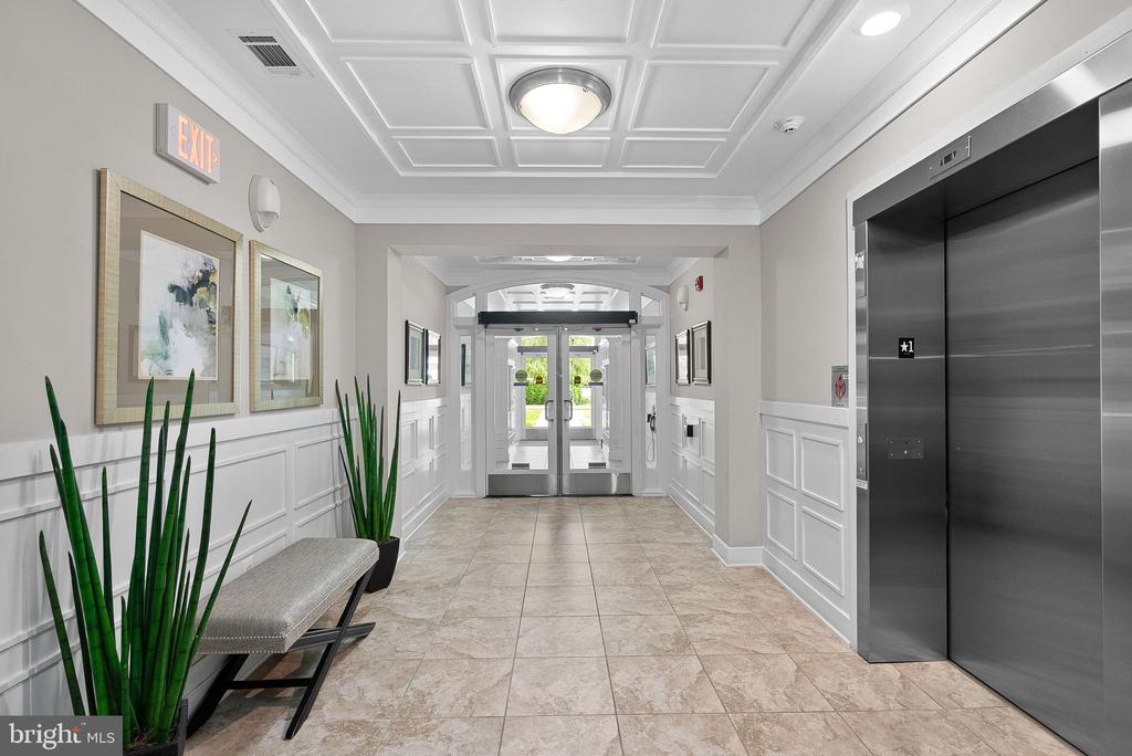 20515 LITTLE CREEK TERRACE Unit: 304