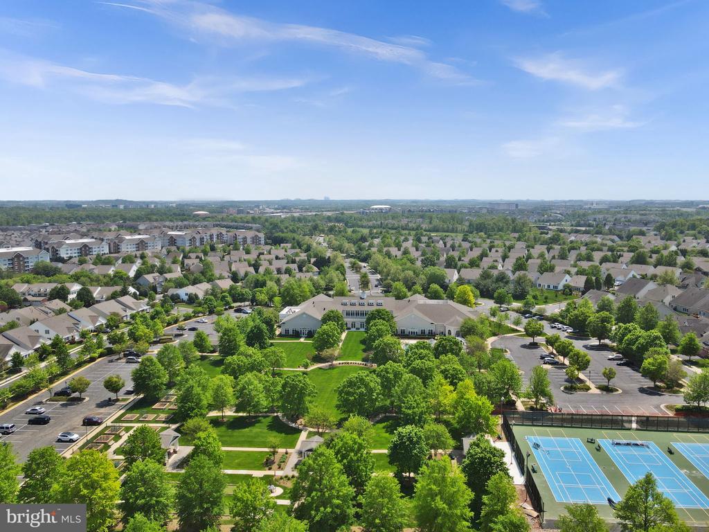 20515 LITTLE CREEK TERRACE Unit: 304