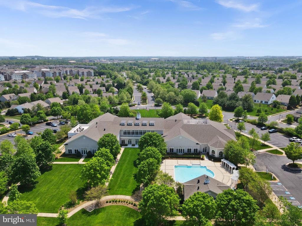20515 LITTLE CREEK TERRACE Unit: 304