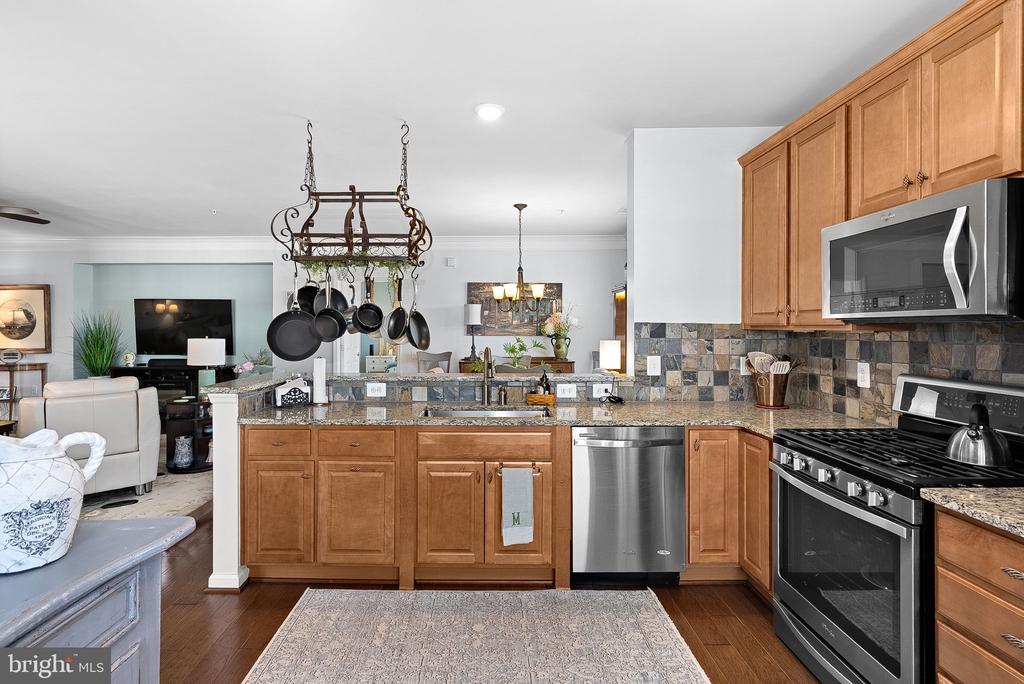 20515 LITTLE CREEK TERRACE Unit: 304