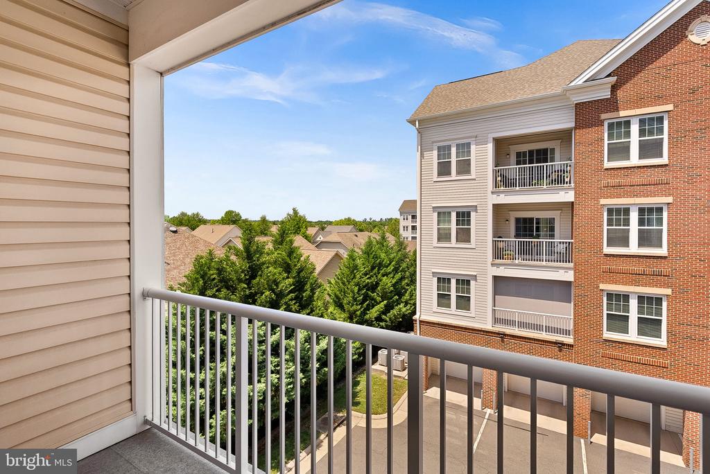 20515 LITTLE CREEK TERRACE Unit: 304