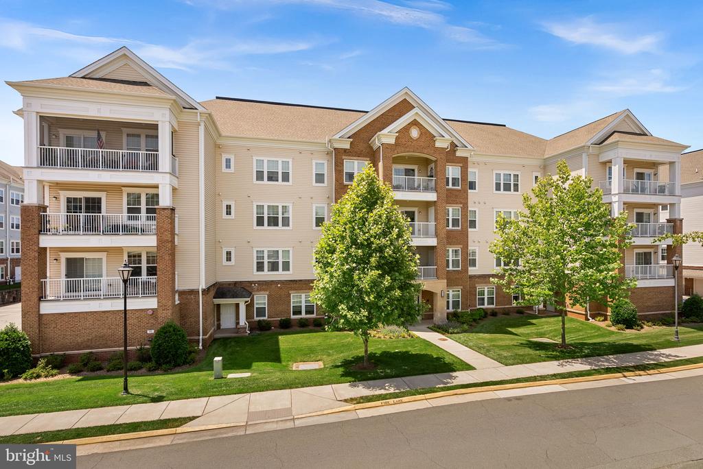 20515 LITTLE CREEK TERRACE Unit: 304