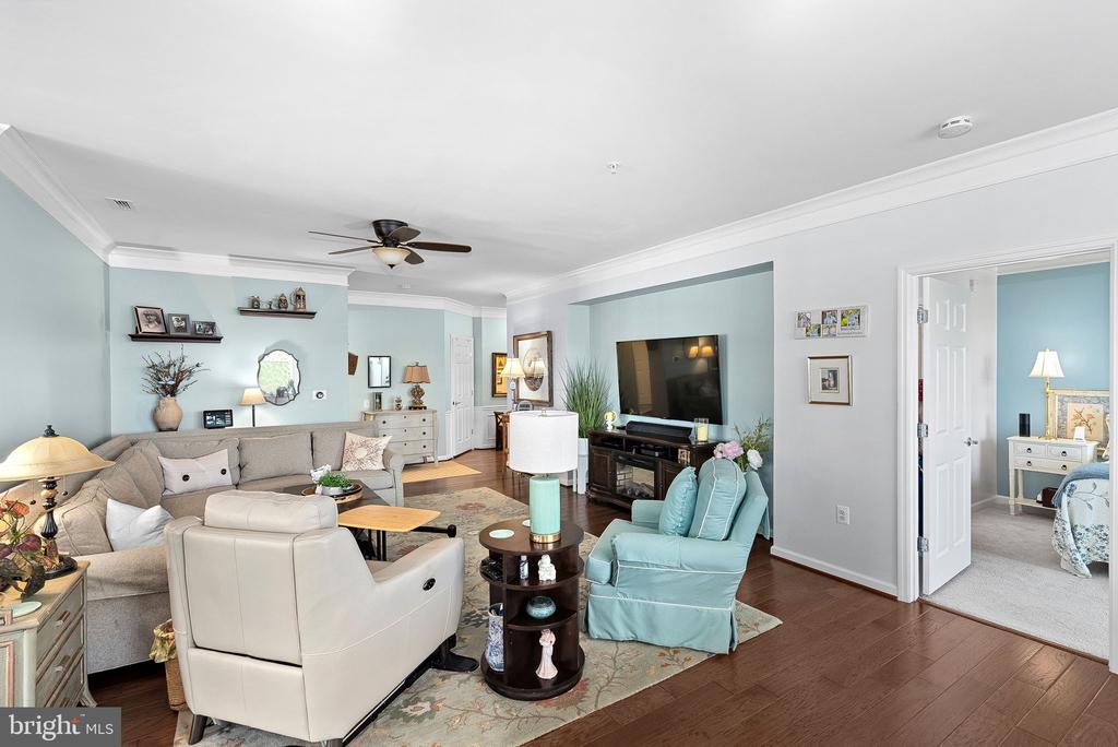 20515 LITTLE CREEK TERRACE Unit: 304