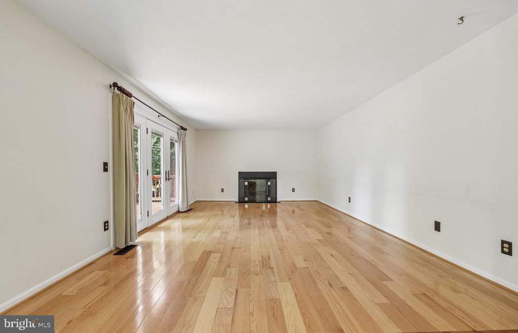311 ASHTON DRIVE SW
