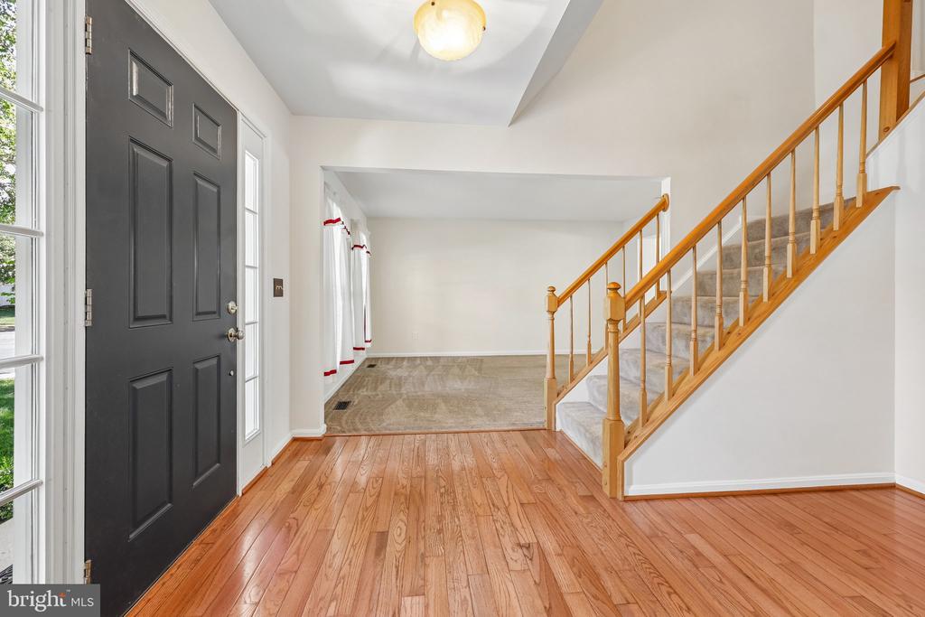 311 ASHTON DRIVE SW
