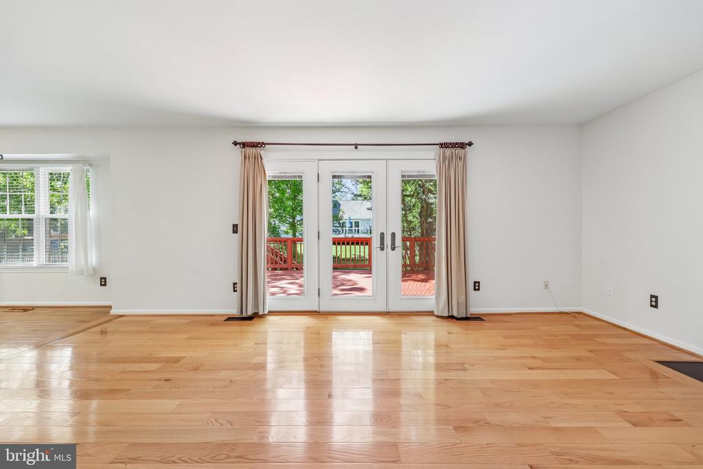 311 ASHTON DRIVE SW