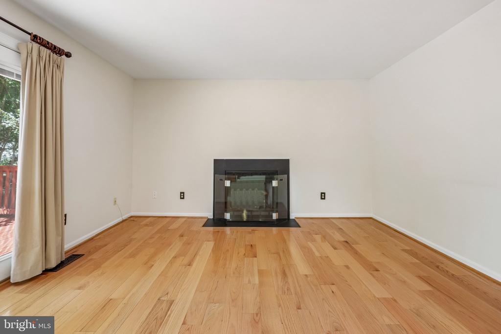 311 ASHTON DRIVE SW