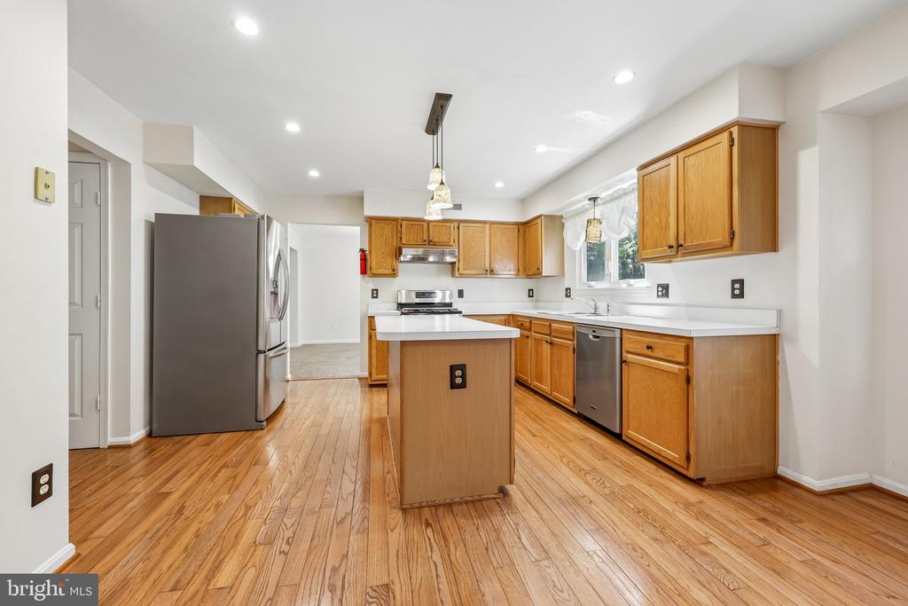 311 ASHTON DRIVE SW