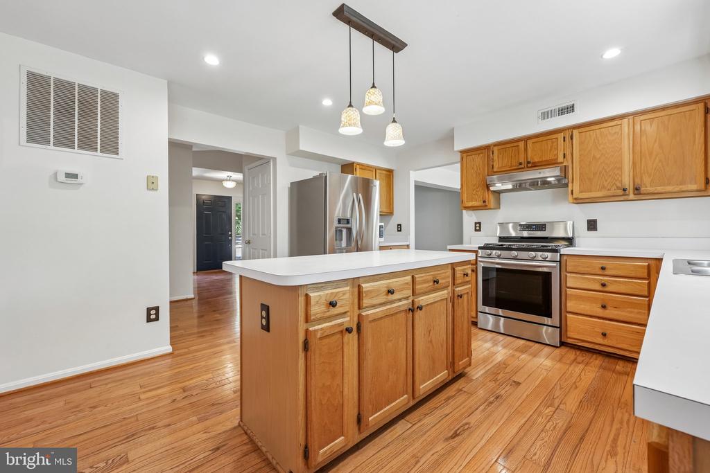 311 ASHTON DRIVE SW
