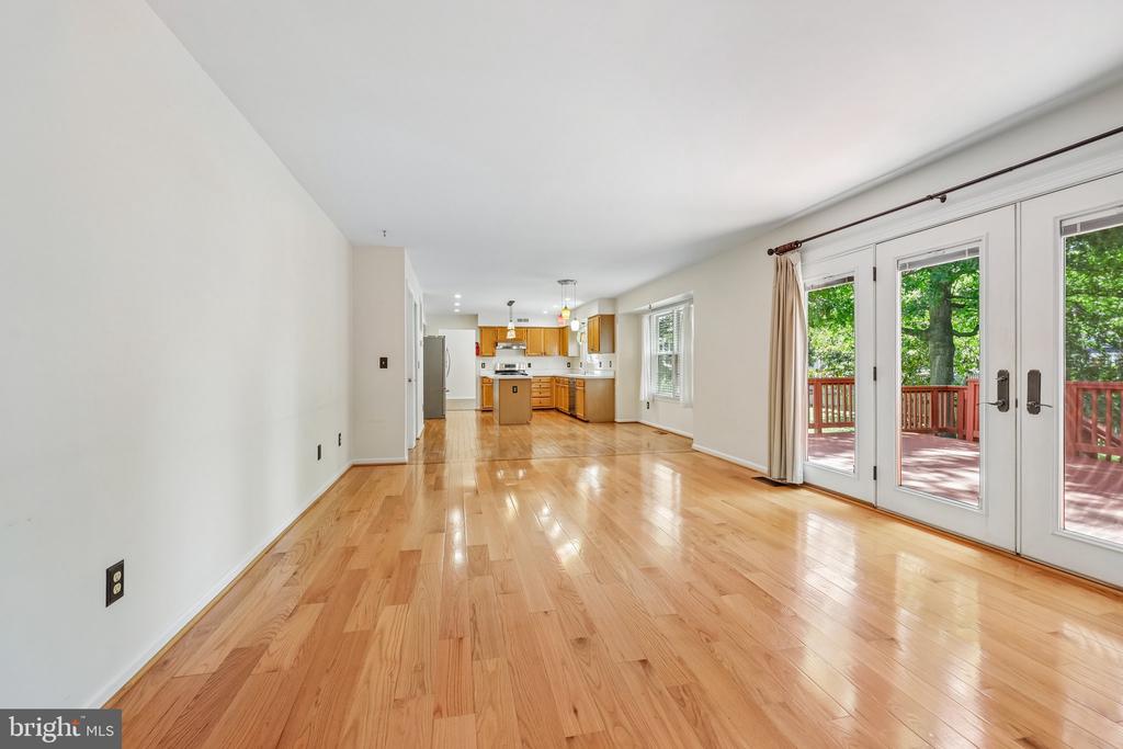 311 ASHTON DRIVE SW