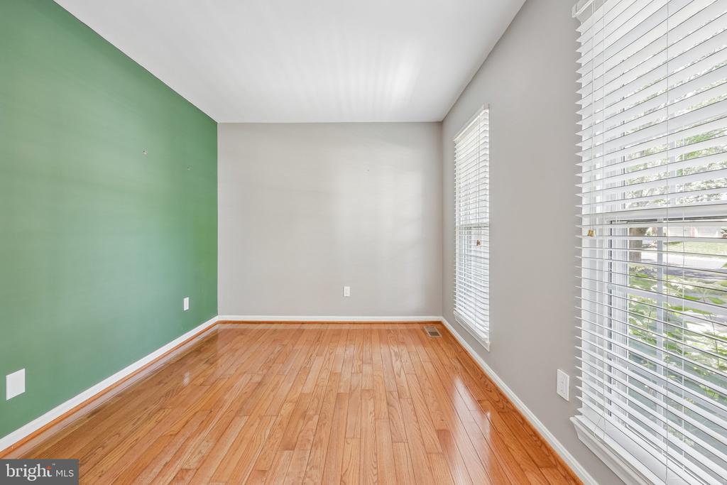 311 ASHTON DRIVE SW