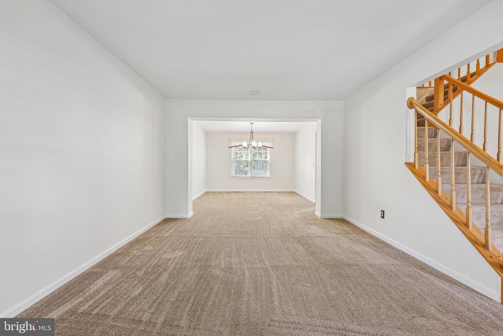 311 ASHTON DRIVE SW