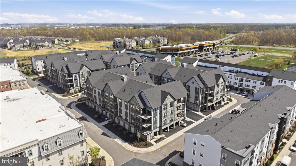 23651 HAVELOCK WALK TERRACE Unit: 304