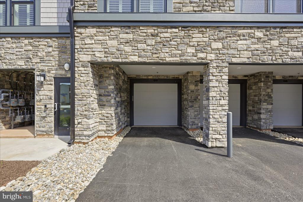 23651 HAVELOCK WALK TERRACE Unit: 304