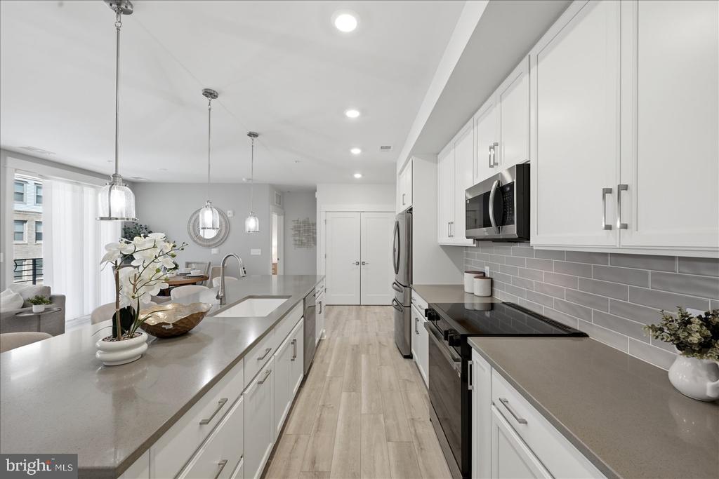 23651 HAVELOCK WALK TERRACE Unit: 304