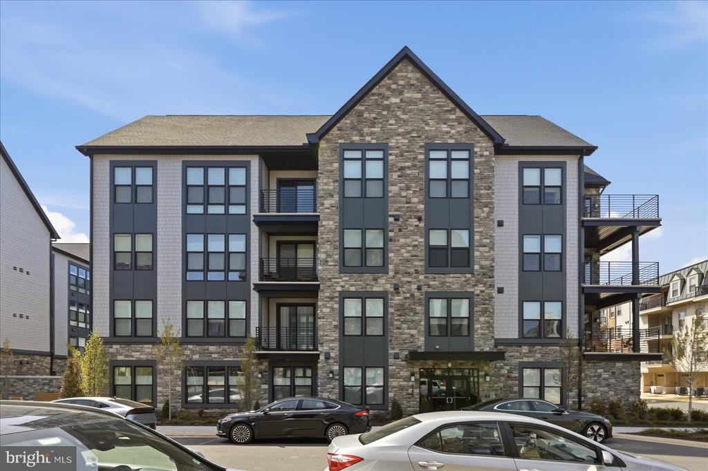 23651 HAVELOCK WALK TERRACE Unit: 304