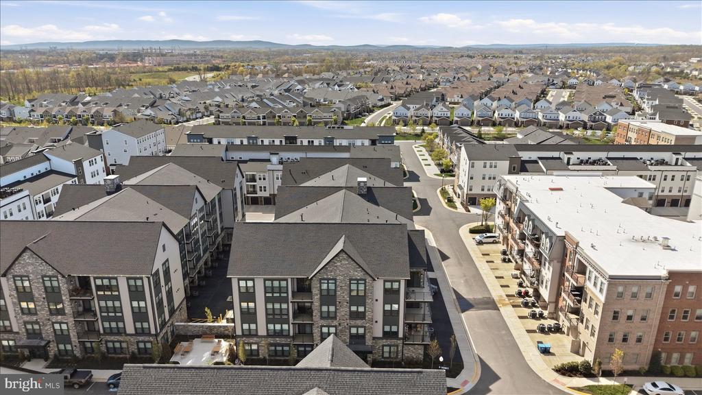 23651 HAVELOCK WALK TERRACE Unit: 304