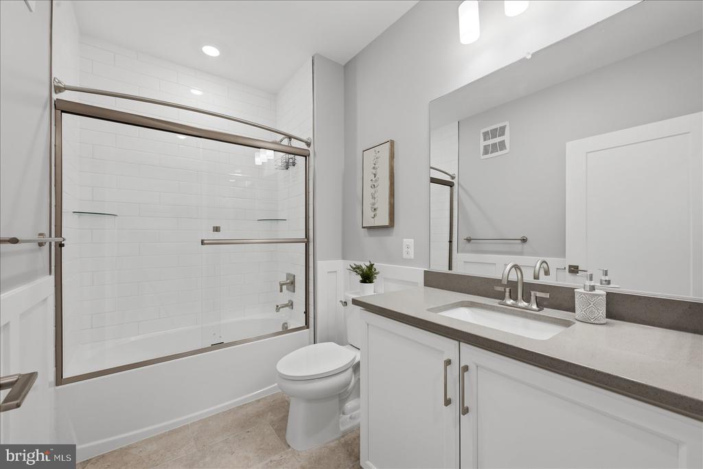 23651 HAVELOCK WALK TERRACE Unit: 304