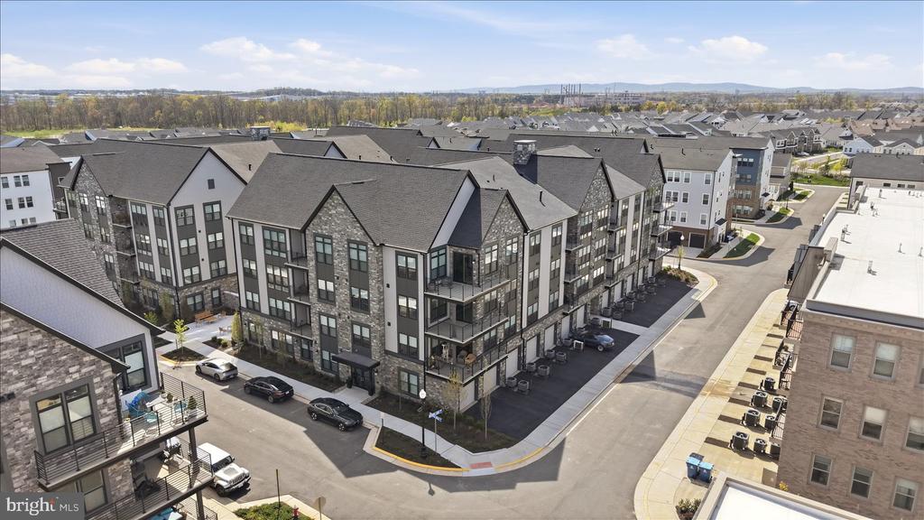 23651 HAVELOCK WALK TERRACE Unit: 304