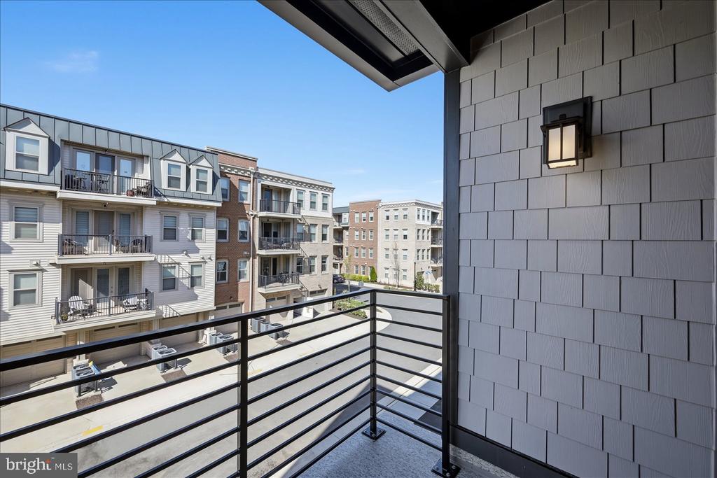 23651 HAVELOCK WALK TERRACE Unit: 304
