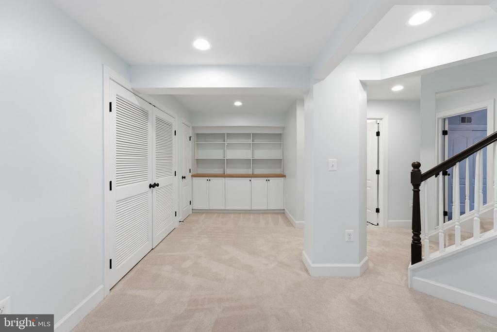 43447 OBERON LANE