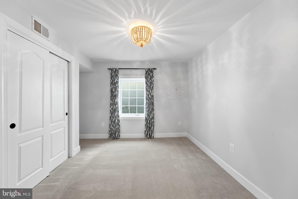 43447 OBERON LANE