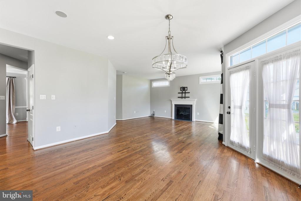 43447 OBERON LANE
