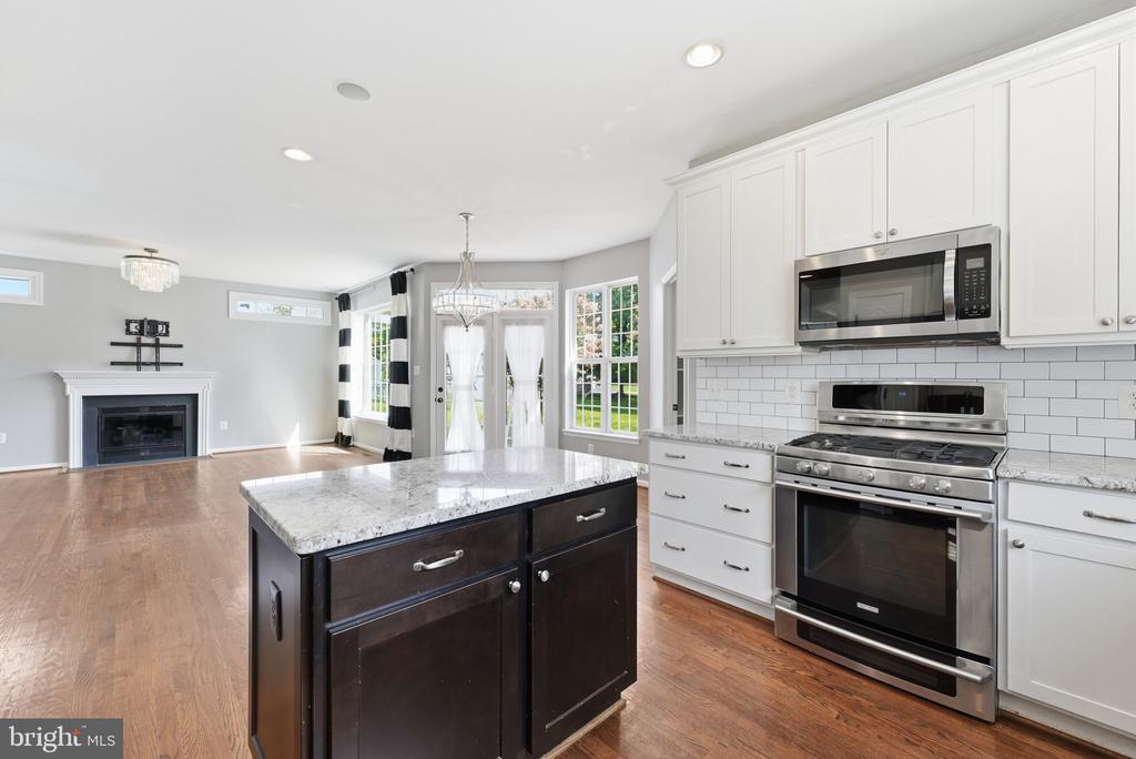 43447 OBERON LANE