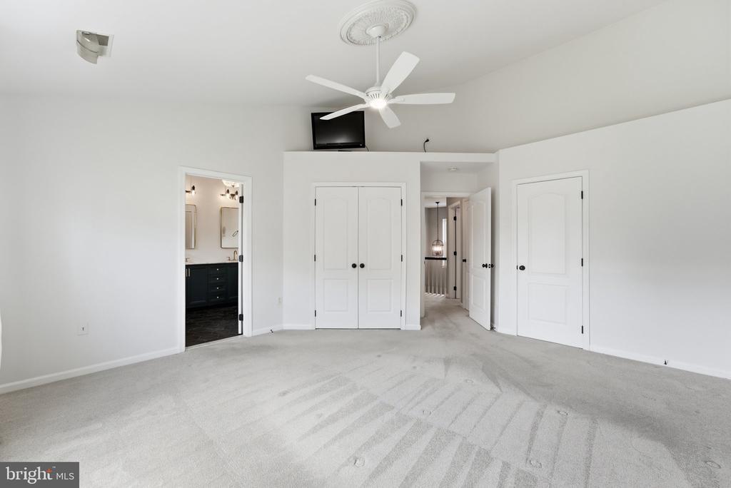 43447 OBERON LANE