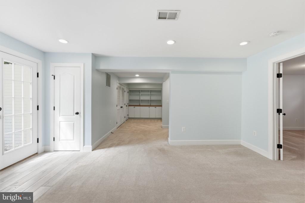 43447 OBERON LANE