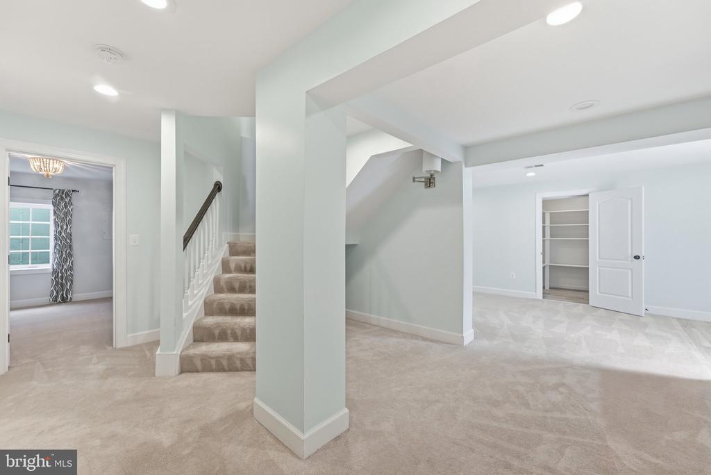 43447 OBERON LANE