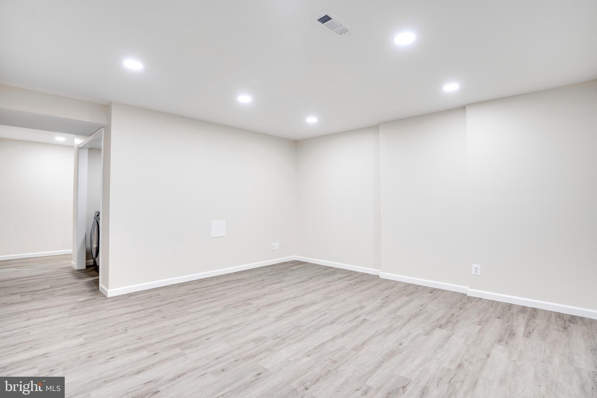 8305 FELSTED LANE