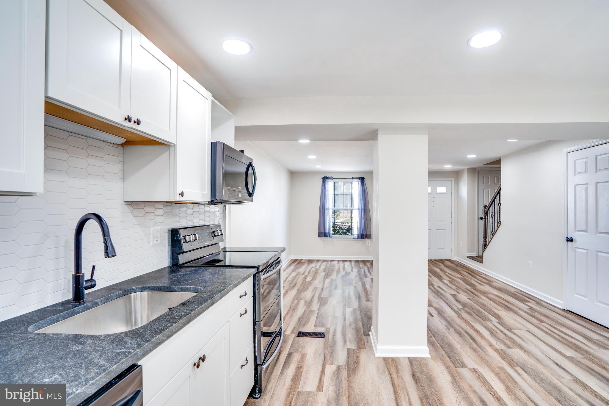 8305 FELSTED LANE