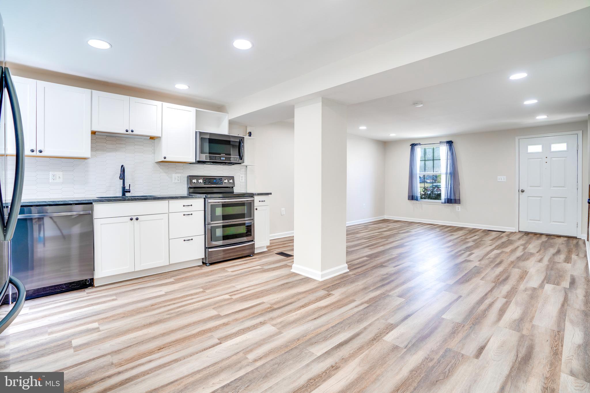 8305 FELSTED LANE