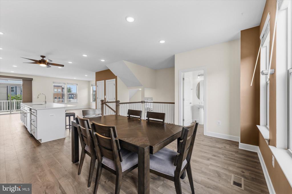 9862 BUCHANAN LOOP
