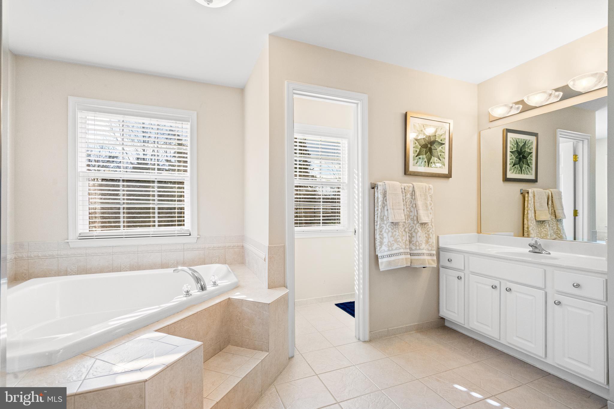 12101 STRETFORD FOREST COURT