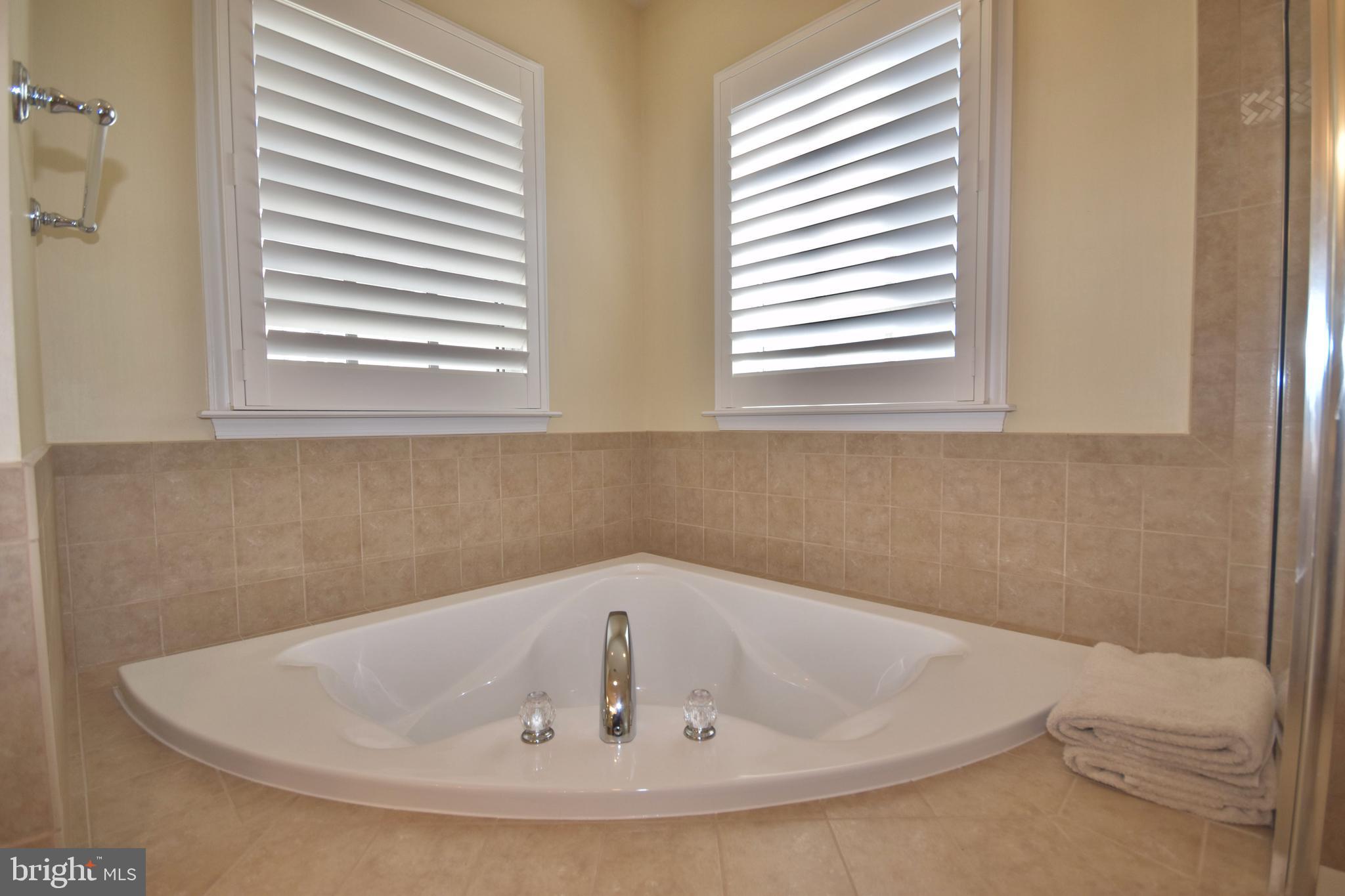 10704 GENERAL KIRKLAND DRIVE