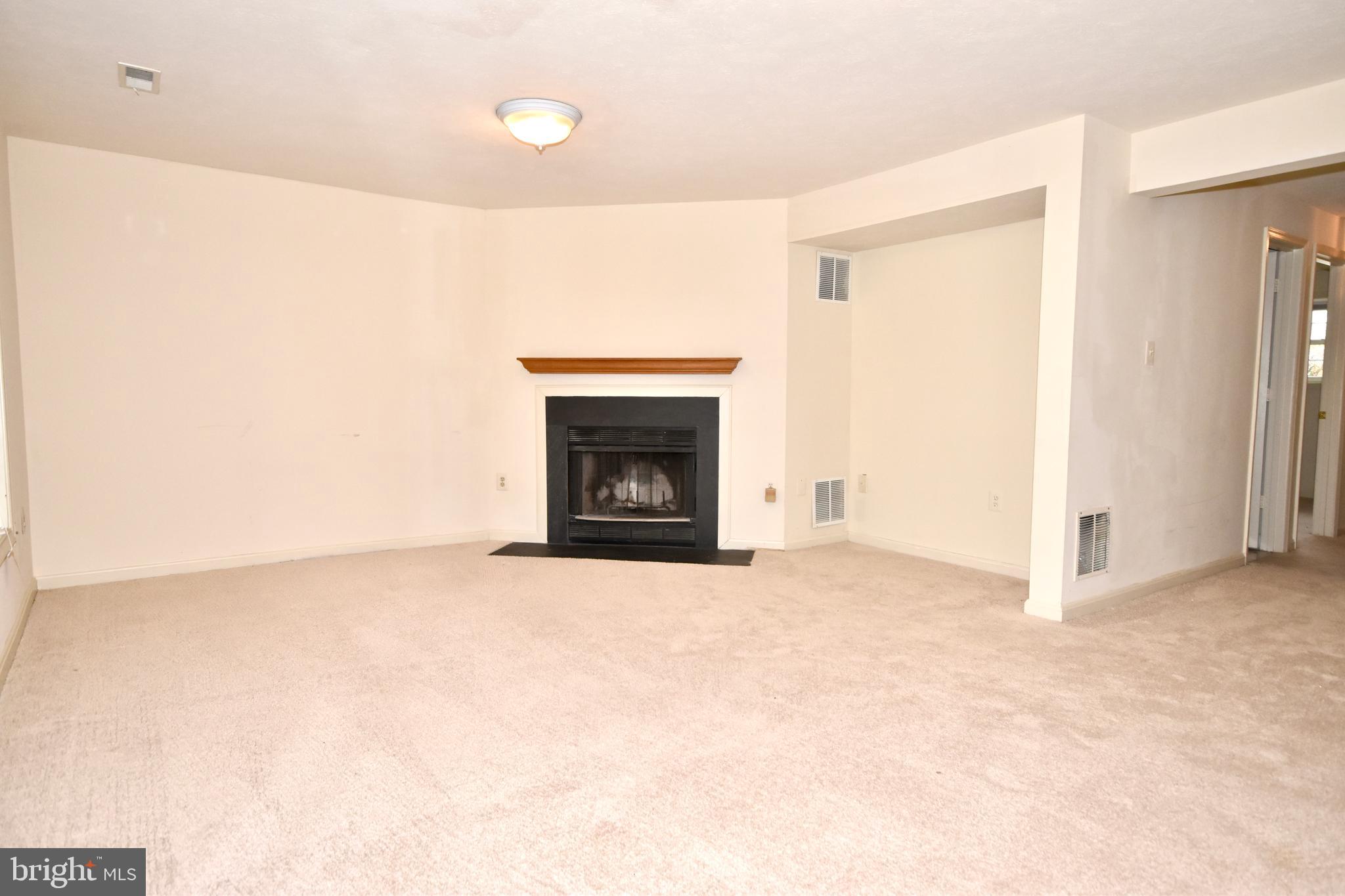 8406 TACKHOUSE LOOP