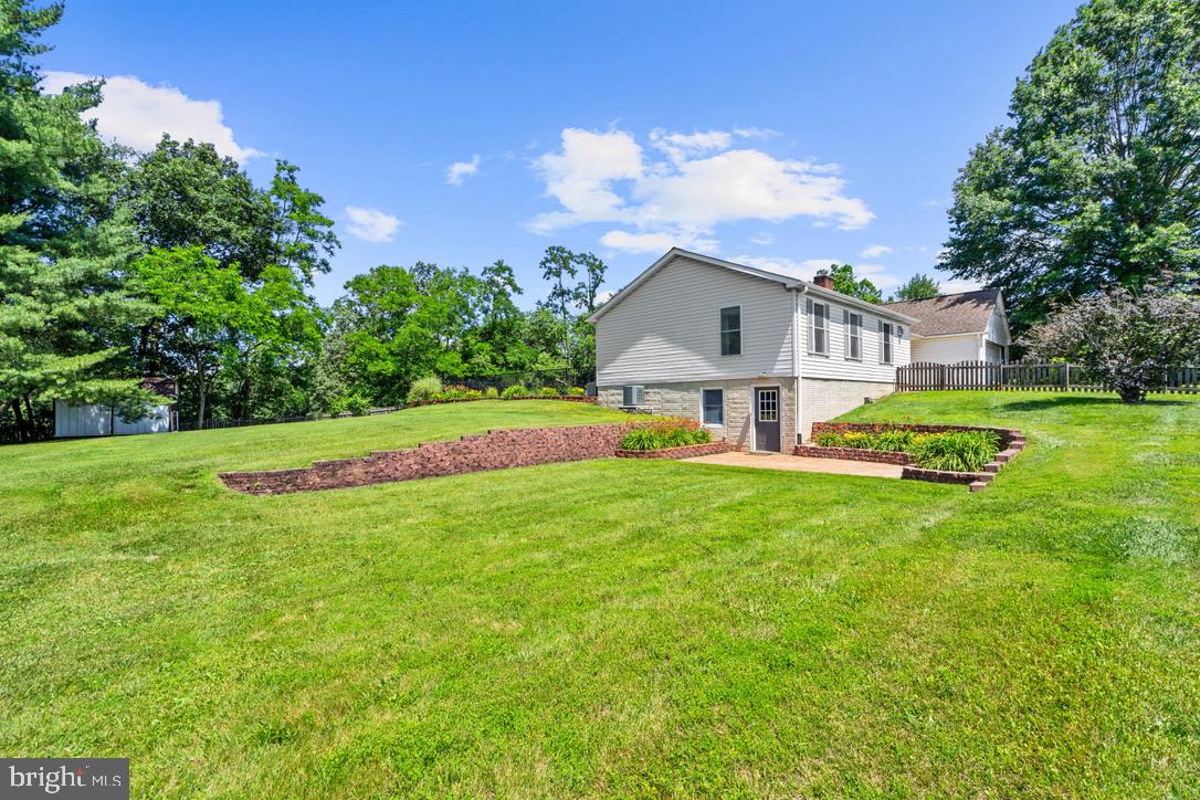 9501 FOX CHASE DRIVE