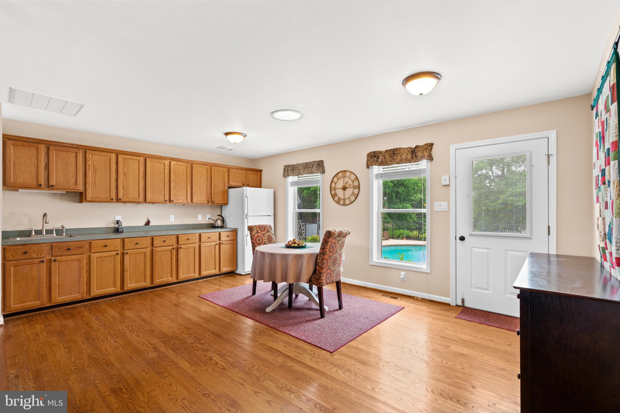 9501 FOX CHASE DRIVE