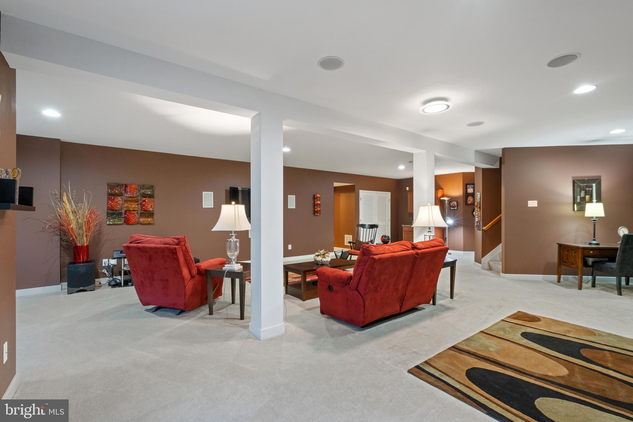 9405 STRUTHERS GLEN COURT