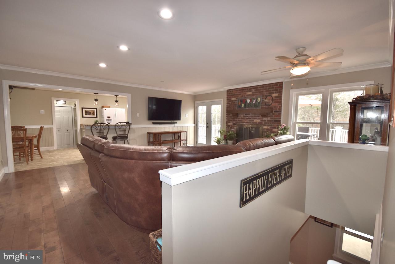11041 ROUND HILL DRIVE